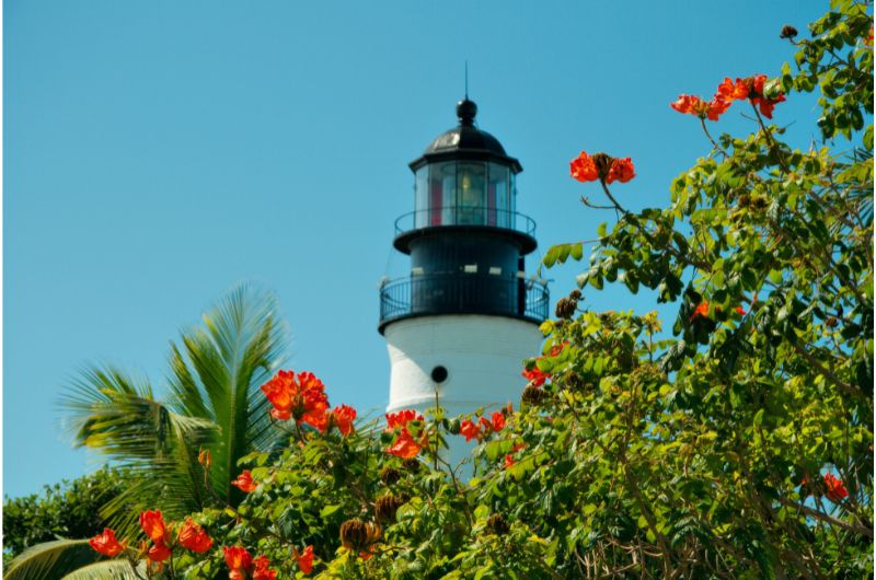 A lighthouse on the Florida Coast that's close to a title loan lending location in FL.